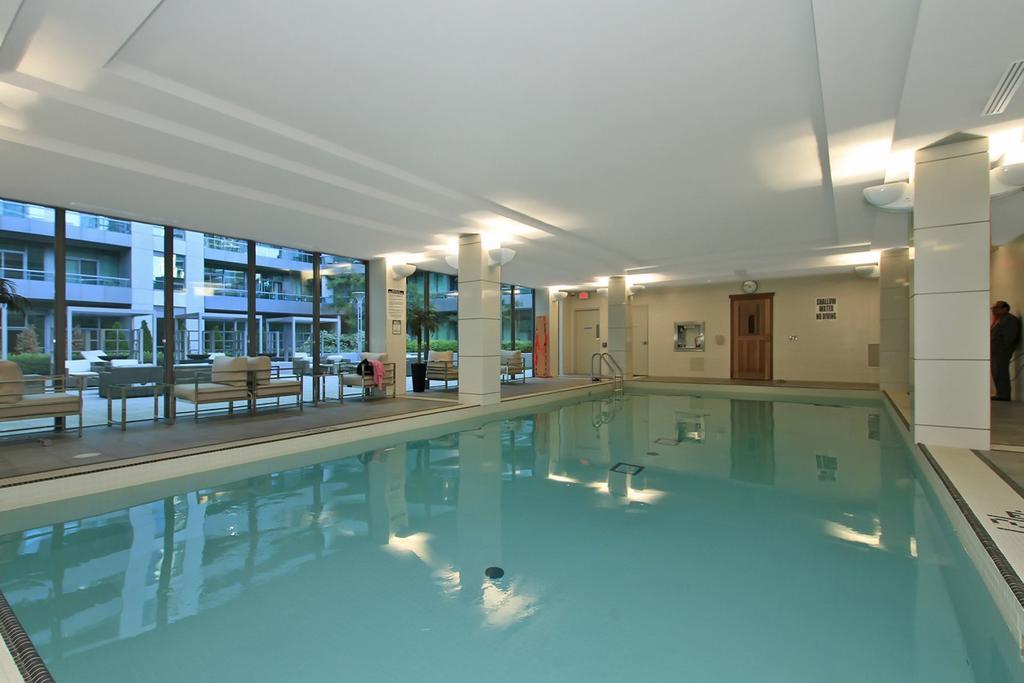 Napa Furnished Suites At Cn Tower & Maple Leaf Square Toronto Esterno foto