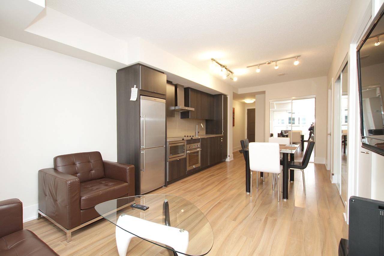 Napa Furnished Suites At Cn Tower & Maple Leaf Square Toronto Esterno foto