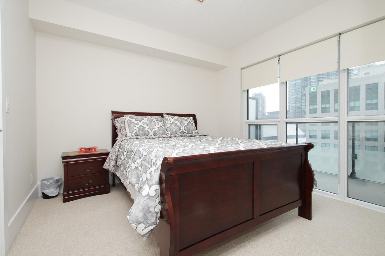 Napa Furnished Suites At Cn Tower & Maple Leaf Square Toronto Esterno foto