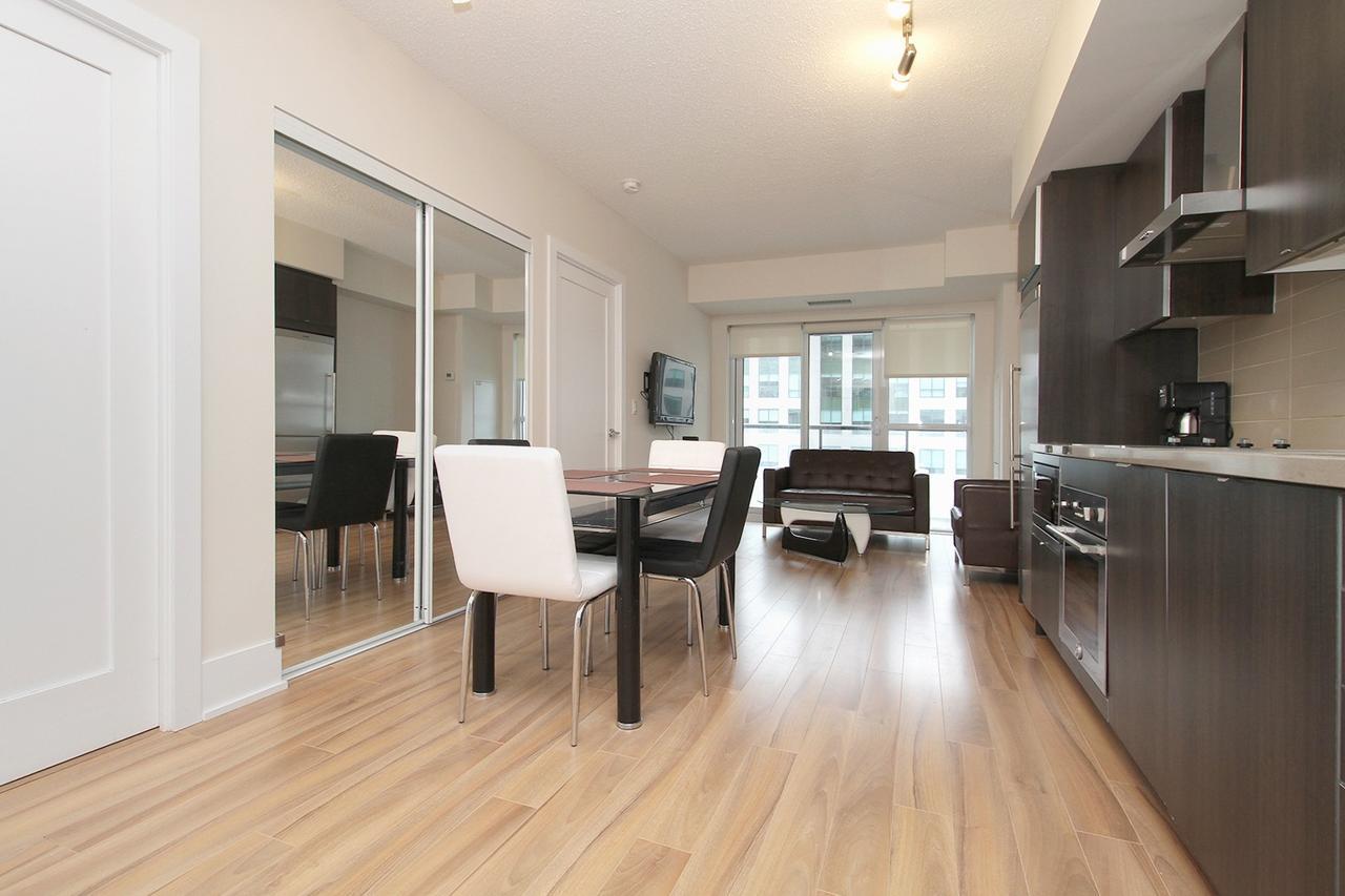 Napa Furnished Suites At Cn Tower & Maple Leaf Square Toronto Esterno foto