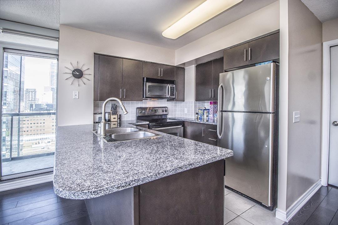 Napa Furnished Suites At Cn Tower & Maple Leaf Square Toronto Esterno foto