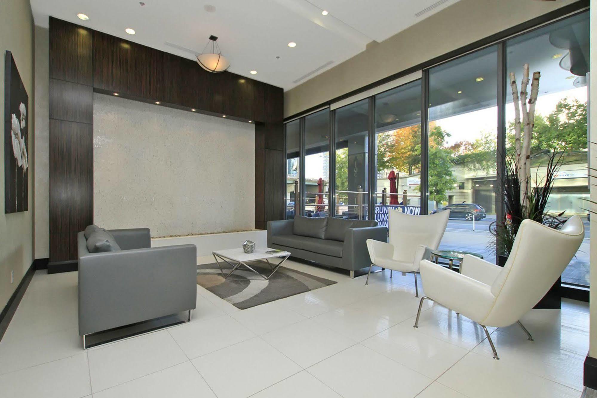 Napa Furnished Suites At Cn Tower & Maple Leaf Square Toronto Esterno foto