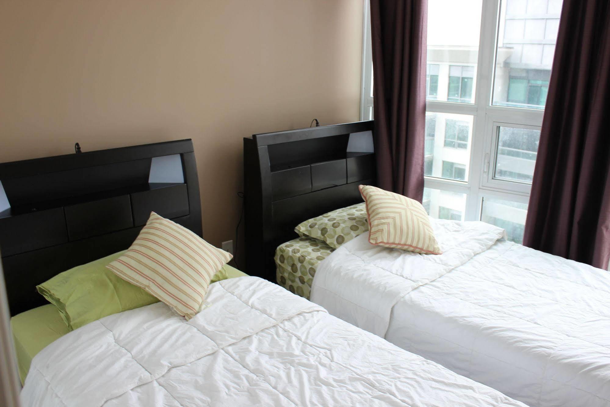Napa Furnished Suites At Cn Tower & Maple Leaf Square Toronto Esterno foto