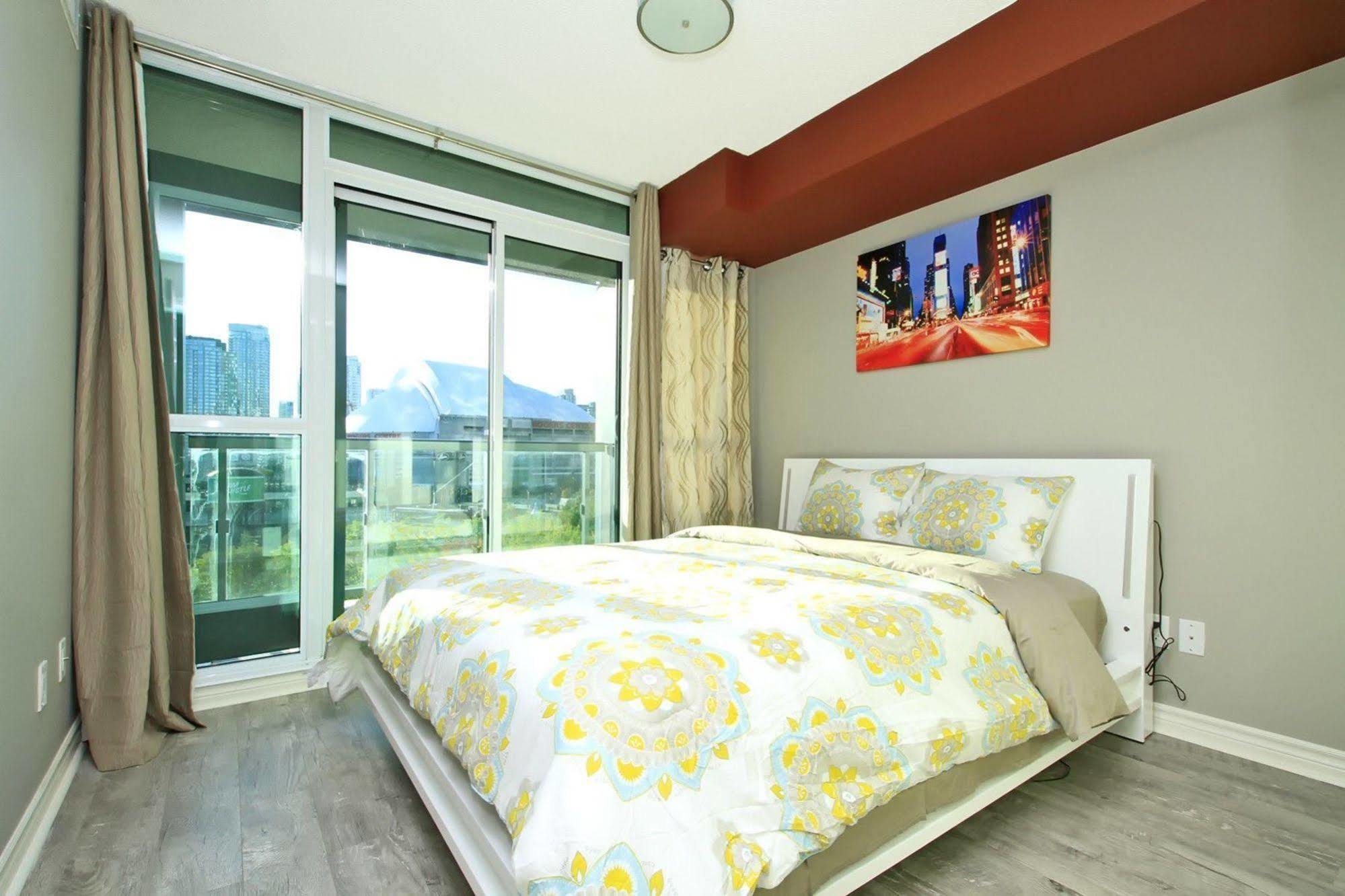Napa Furnished Suites At Cn Tower & Maple Leaf Square Toronto Esterno foto