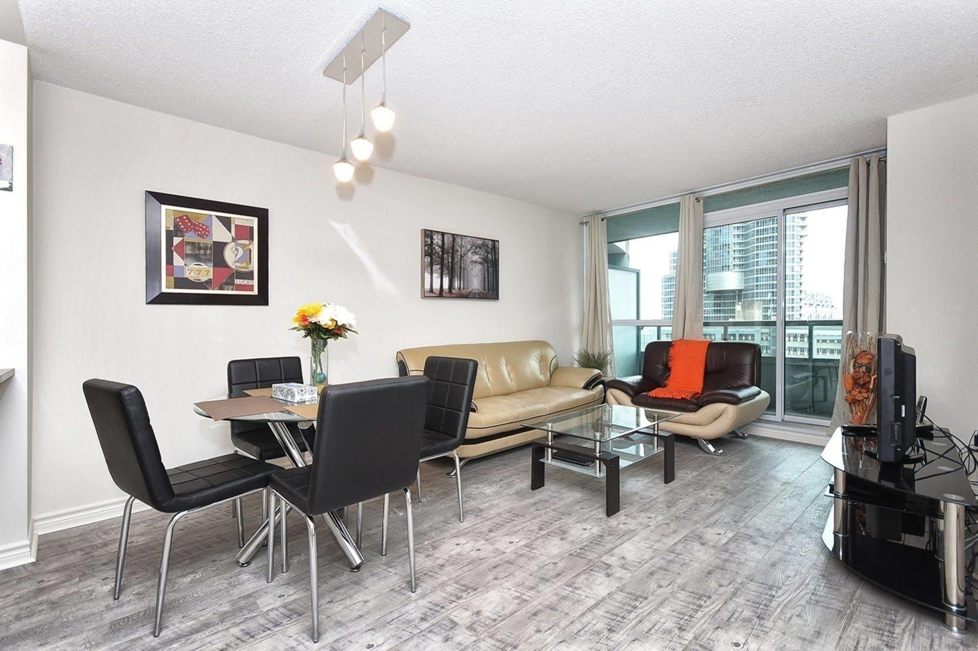 Napa Furnished Suites At Cn Tower & Maple Leaf Square Toronto Esterno foto