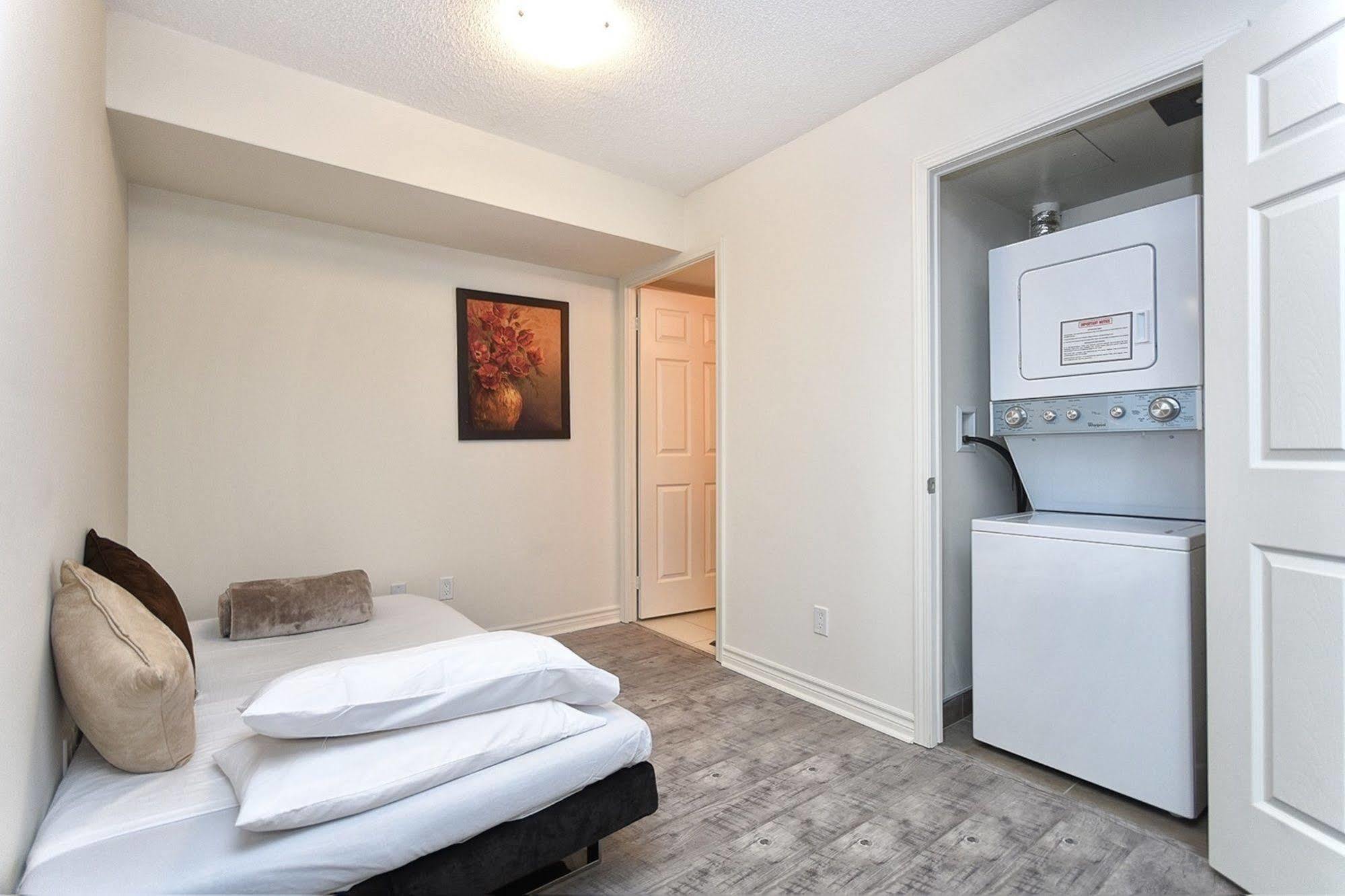 Napa Furnished Suites At Cn Tower & Maple Leaf Square Toronto Esterno foto